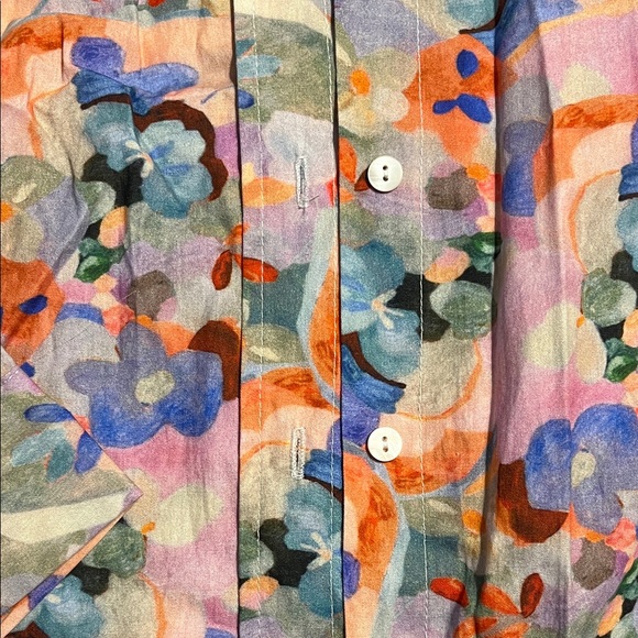 Floral Multicolor button down - Picture 4 of 4